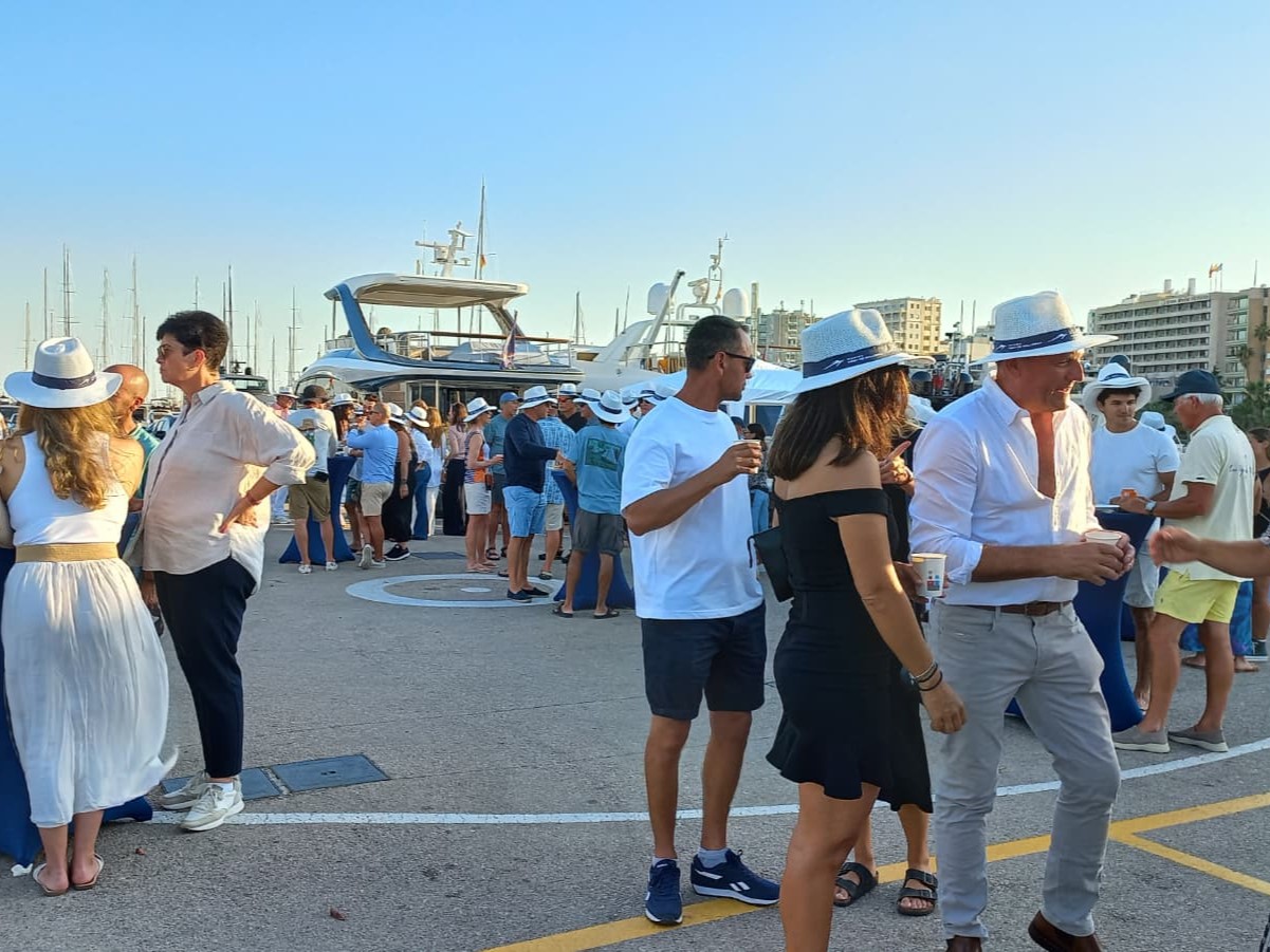 Marina Port de Mallorca celebra el arranque de temporada con una barbacoa frente a la bahía de Palma