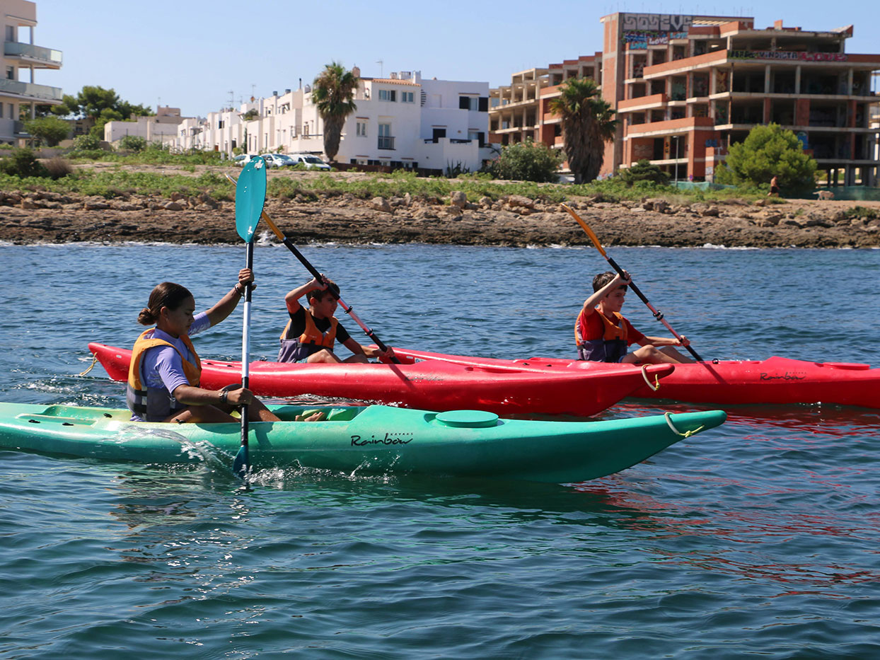 Es Nàutic includes 'morning guardianship' and dining room services in its summer courses