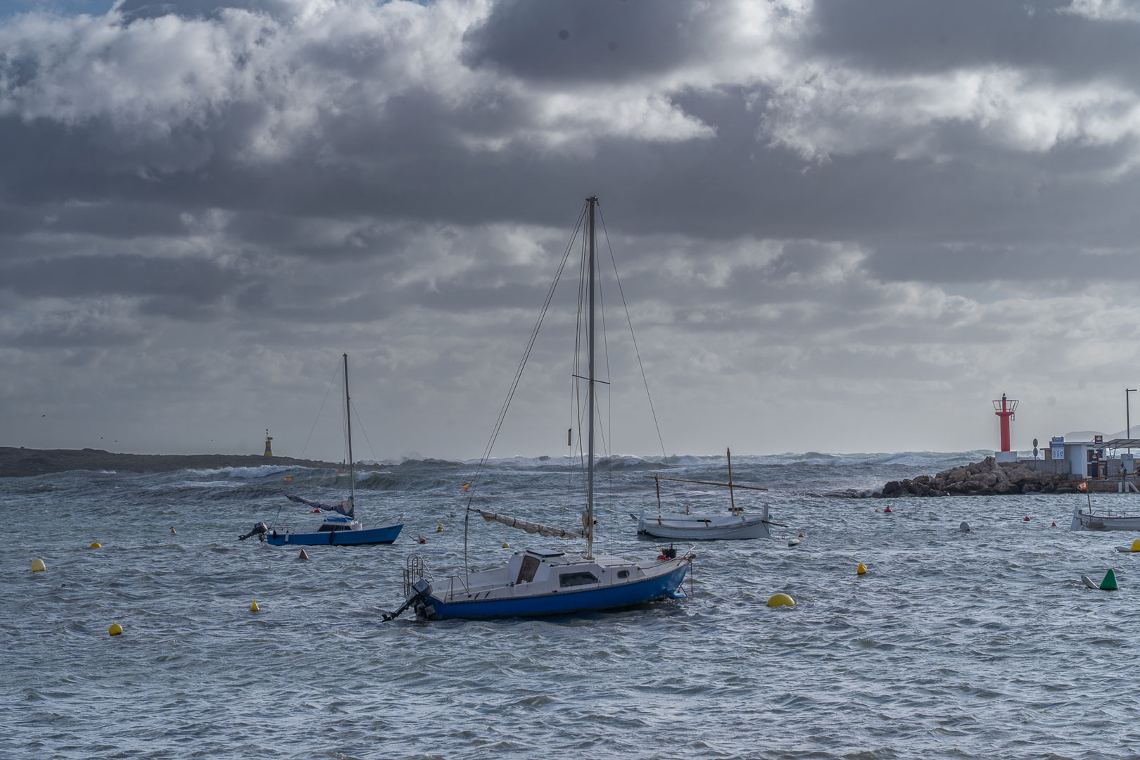 noticias náuticas, actualidad náutica, campos de boyas, portsib, ports de baleares, irregularidades,