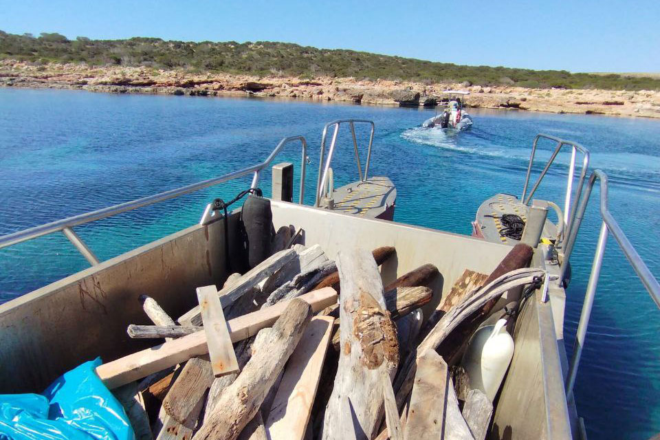 noticias náuticas, actualidad náutica, islas baleares, limpieza del litoral, medio ambiente, fauna m