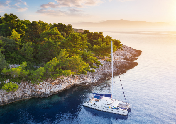 noticias náuticas, actualidad náutica, navegación, ibiza, embarcación de recreo, catamarán, sorteo, 