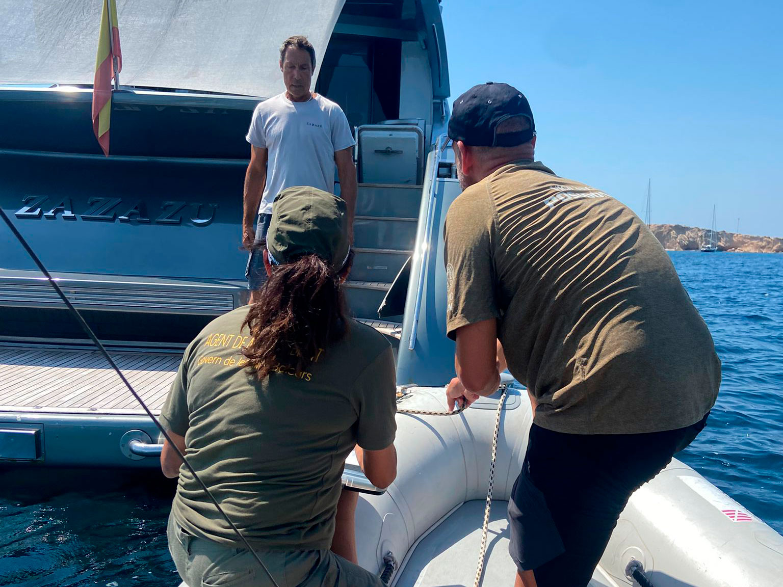noticias náuticas, actualidad náutica, posidonia, bahía de talamanca, ibiza, fondeo ilegal, medio am