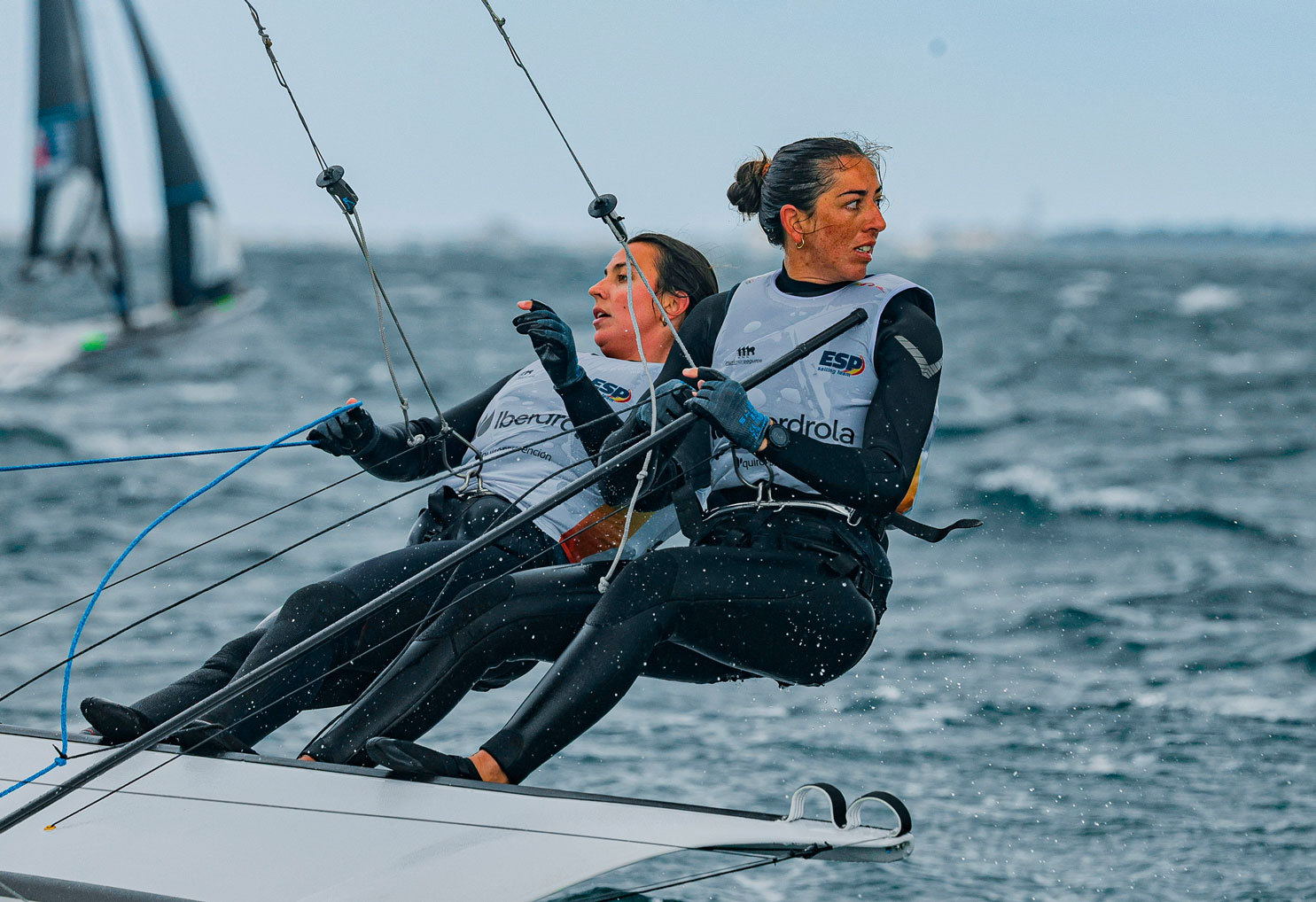 Paula Barceló and Melania Henke qualify for the gold fleet at the 49er FX World Championship