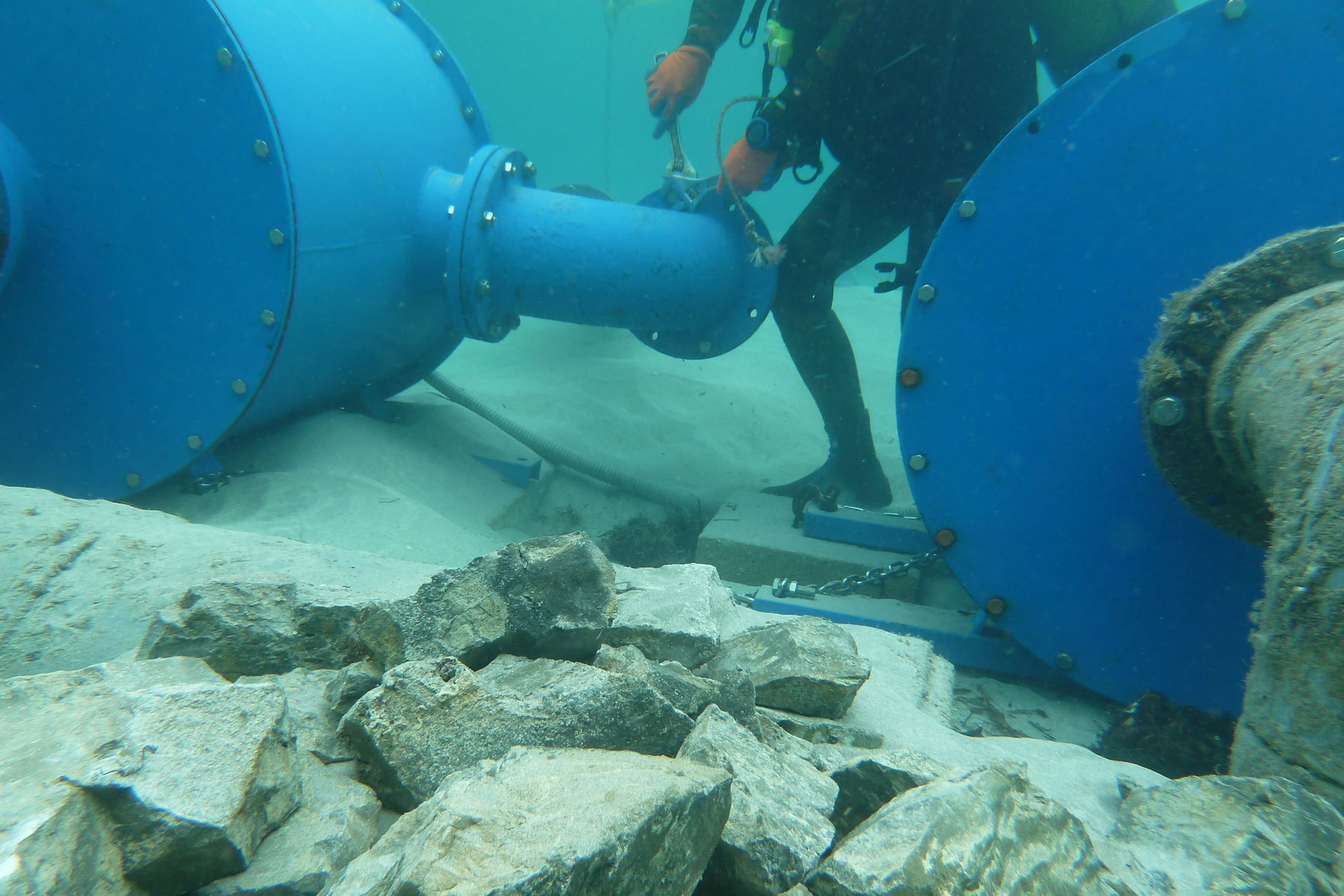 noticias náuticas, actualidad náutica, calvià, microalgas, medio ambiente, bombas submarinas, fondo 