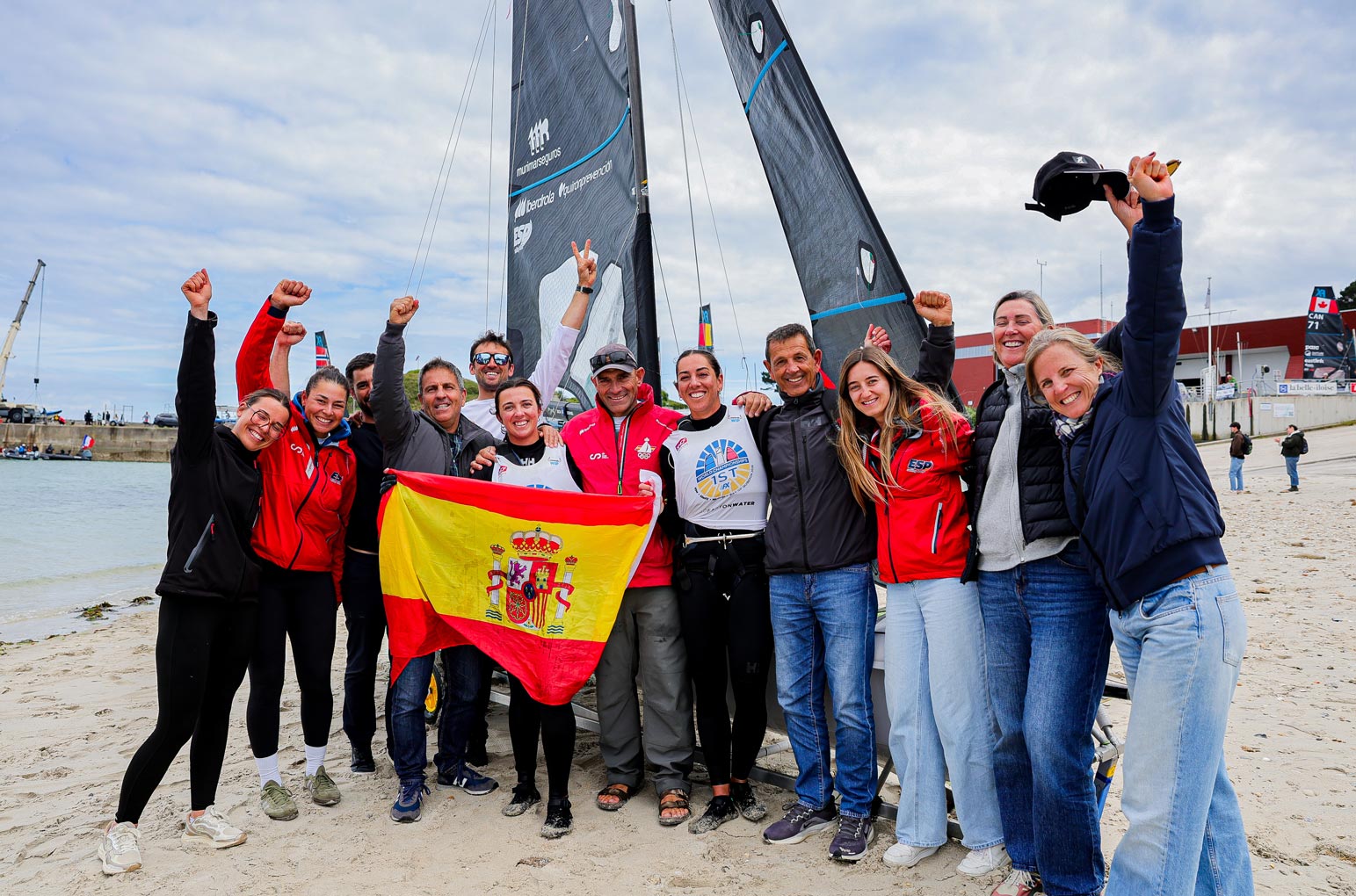 La mallorquina Paula Barceló, subcampeona del mundo de 49er FX