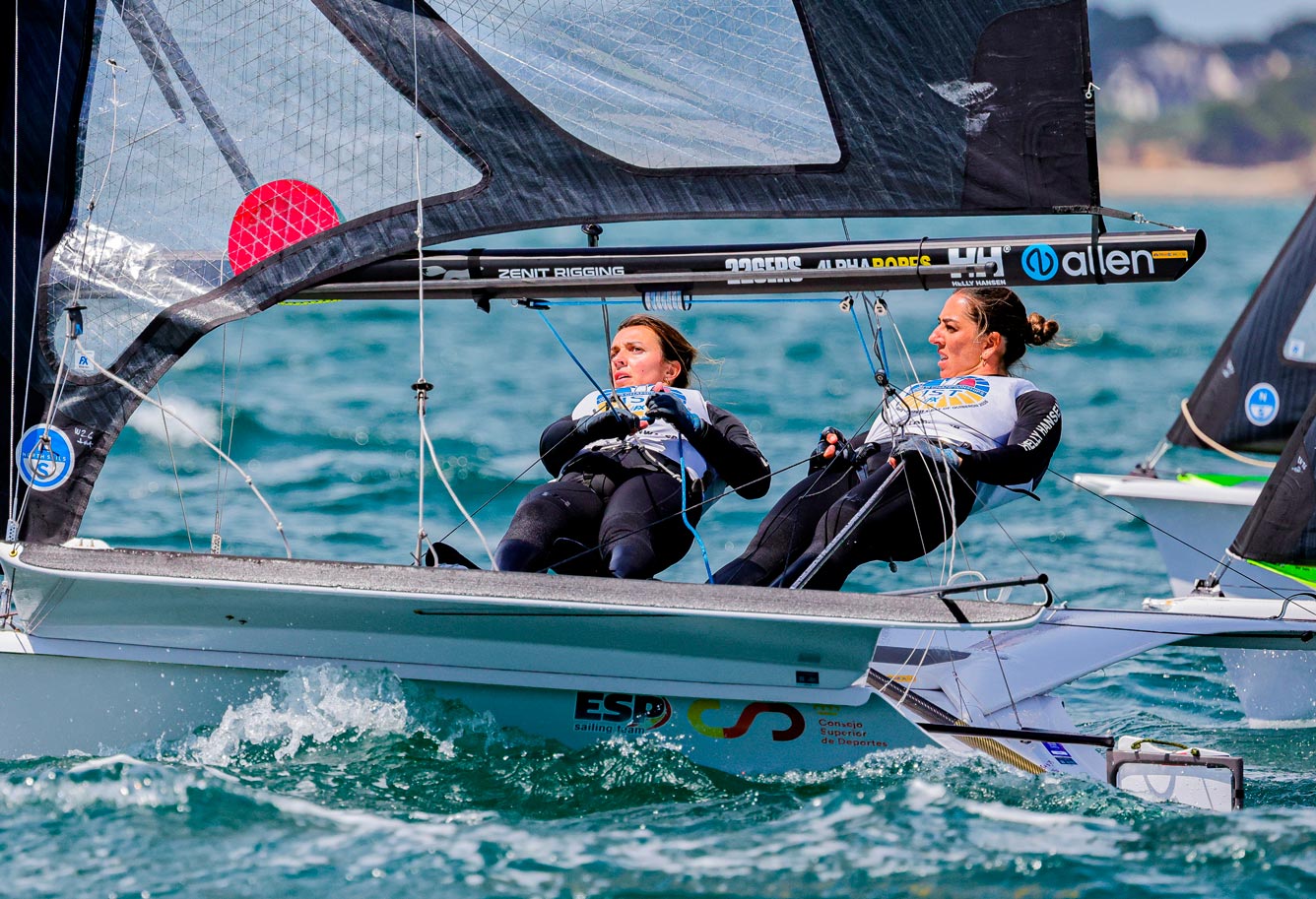 La mallorquina Paula Barceló, subcampeona del mundo de 49er FX