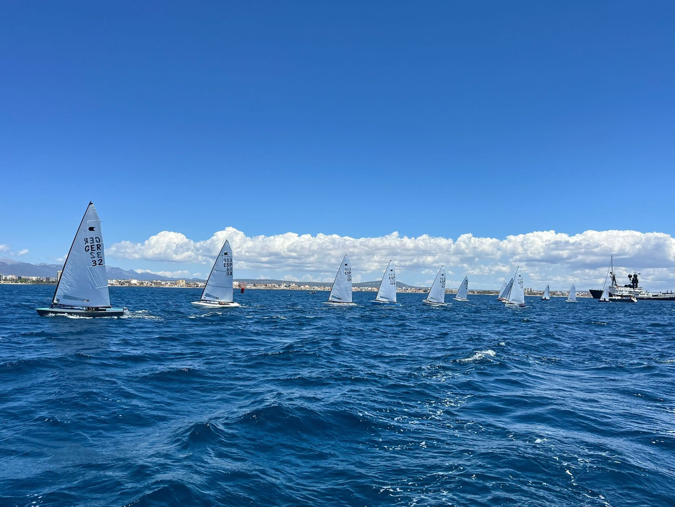VP Yachts y Tranquility of Solitude se coronan vencedores de Baleares en Snipe y OK Dinghy