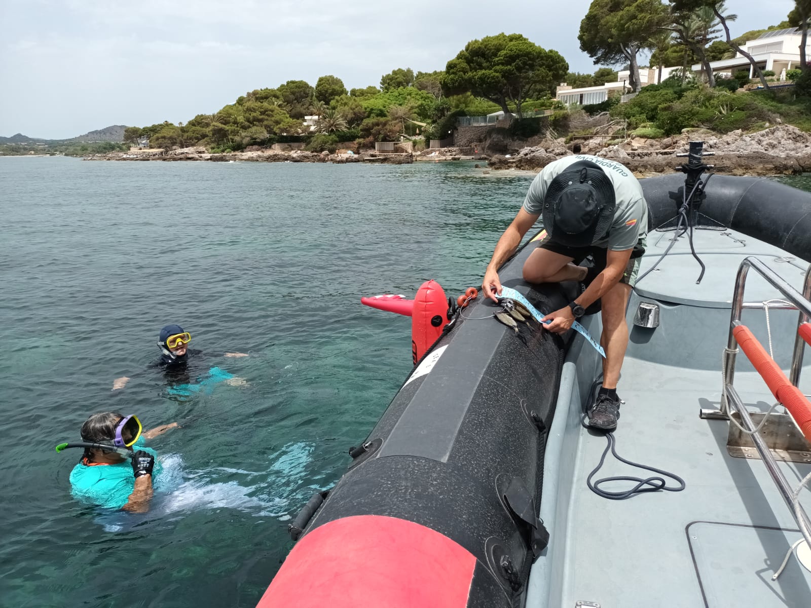 Condenado por enfrentarse a la Guardia Civil mientras practicaba submarinismo sin autorización