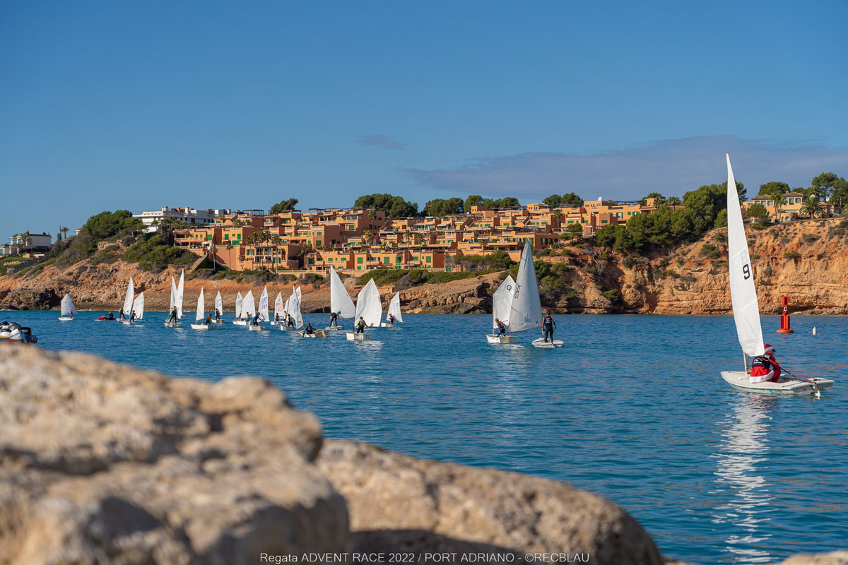 Port Adriano consolida su apuesta por la regata Advent Race 