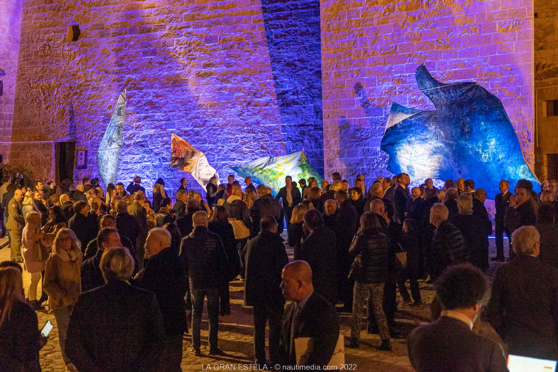  ‘La Gran Estela’ pisa tierra firme