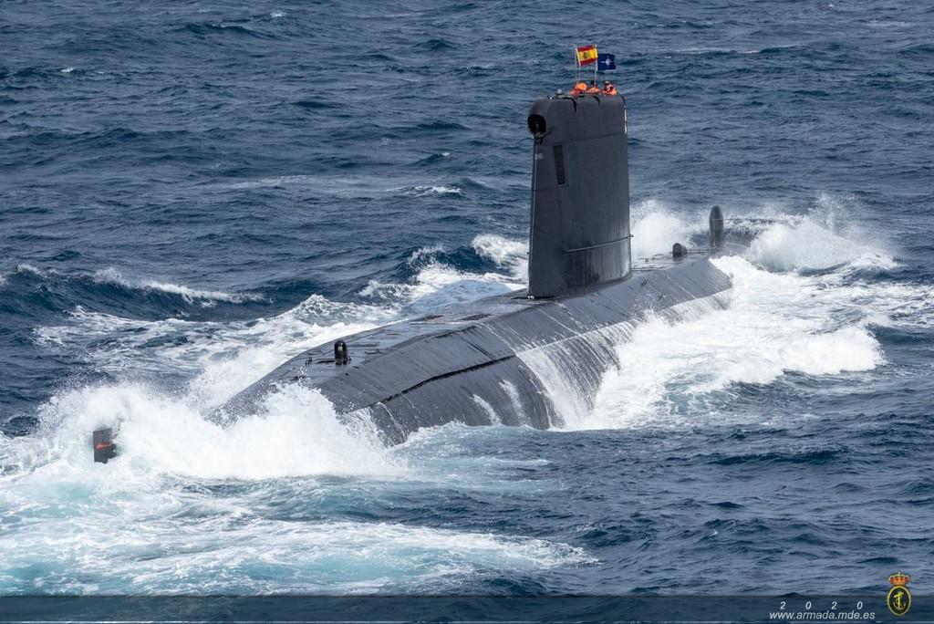 El submarino S-74 'Tramontana' hace escala en Mahón 