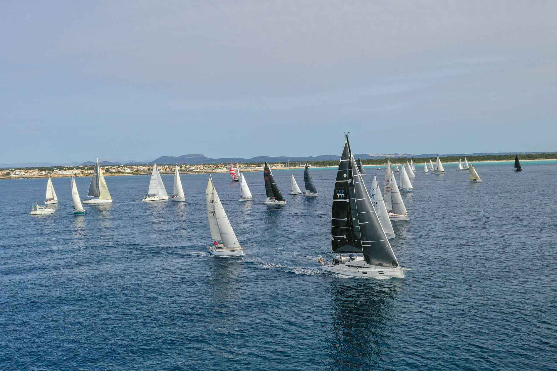 Navegantes de crucero se reúnen por segundo año consecutivo en la Trobada Sabatinera de Sa Ràpita