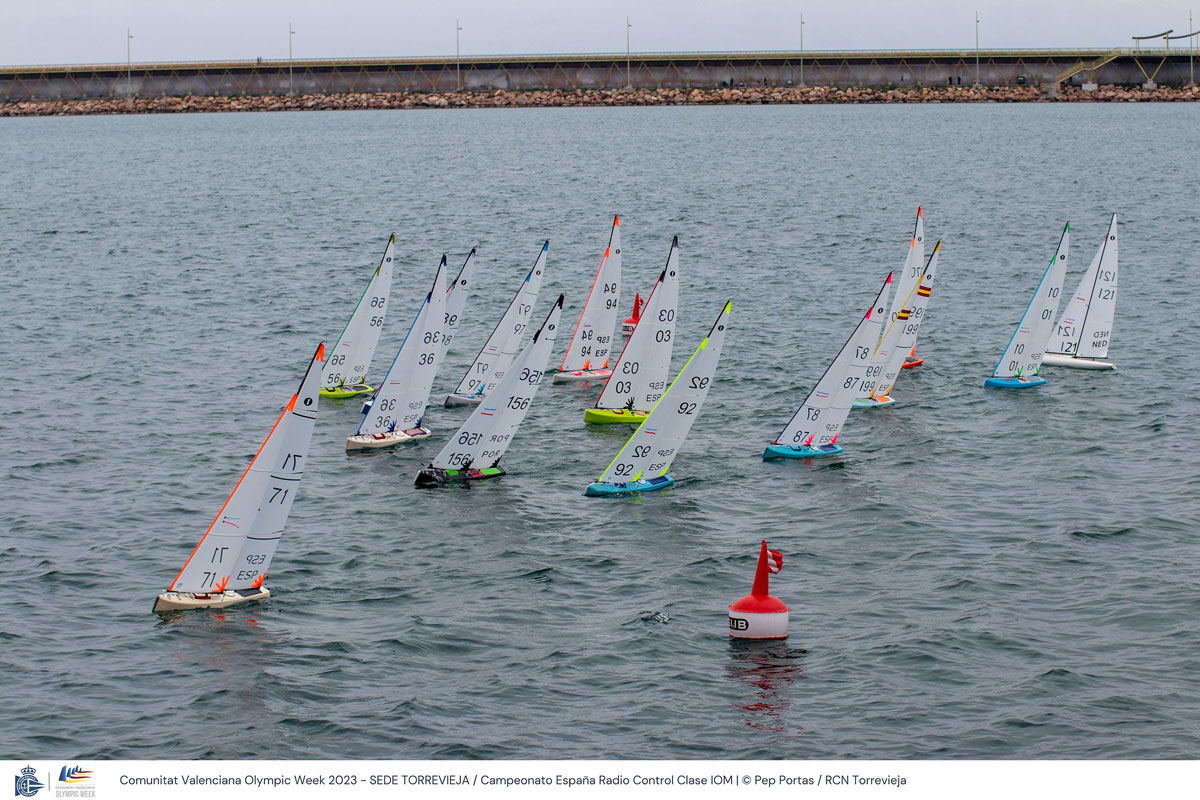 Miguel Salvador del Club de Vela Puerto de Andratx en el top 5 de España Radio Control Clase IOM