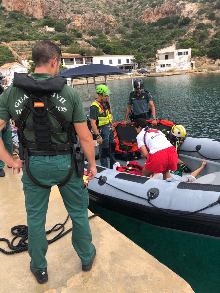 Guardia Civil, Cabrera, marinero herido