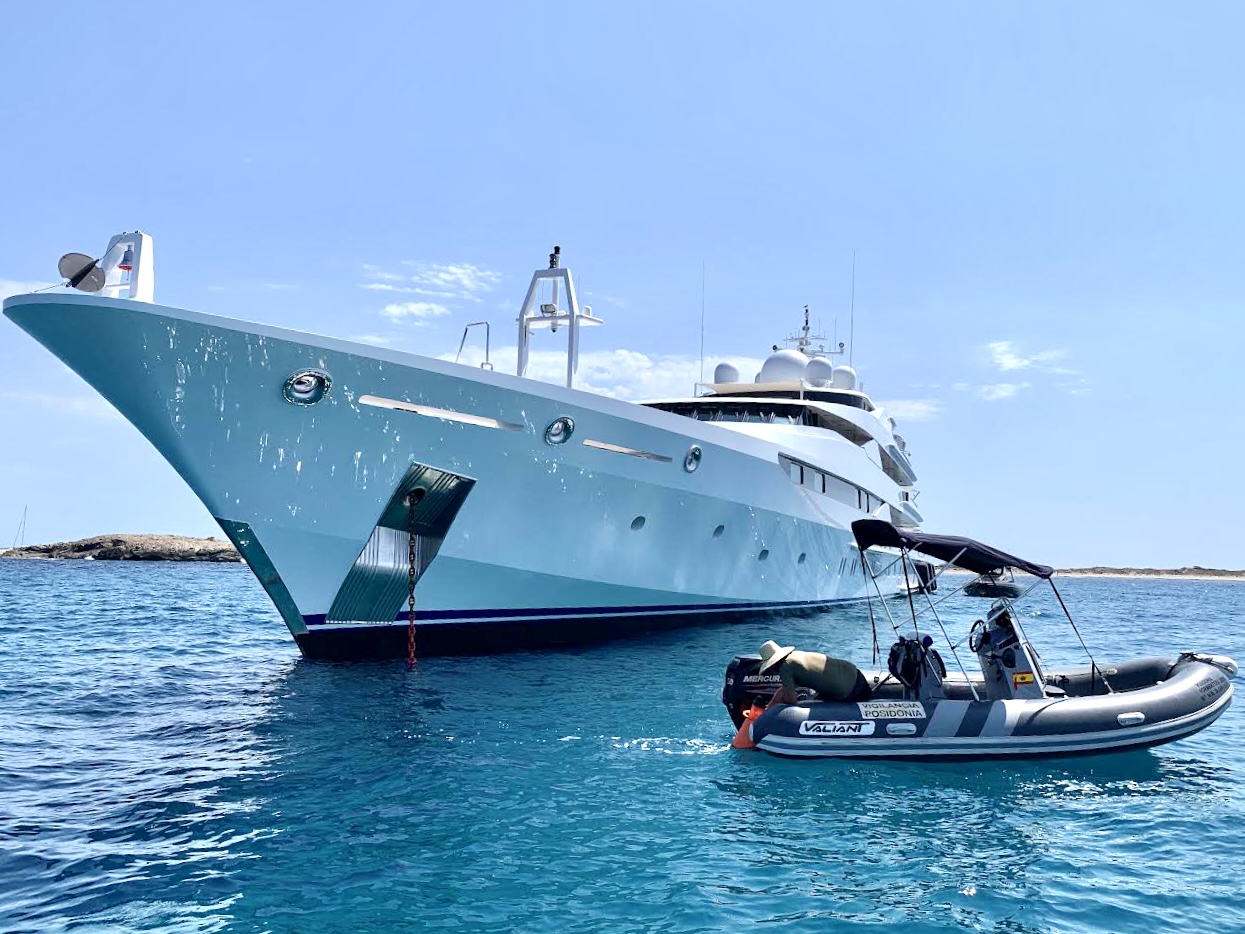 Solo el 5% de los navegantes ha fondeado sobre posidonia este verano
