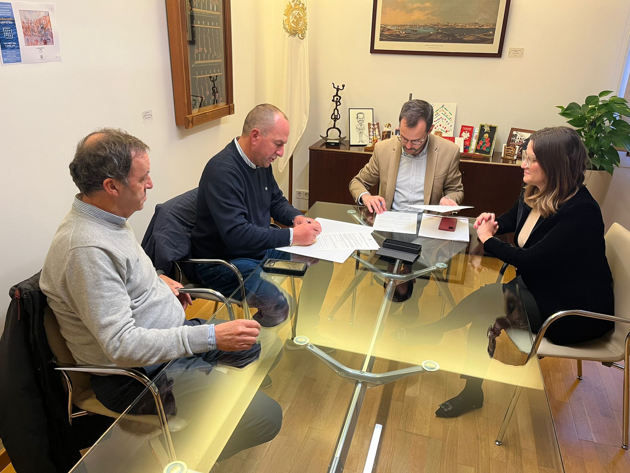 actualidad náutica, noticias náuticas, pescadores, ayuntamiento maó, cofradía pescadores, cubierta p