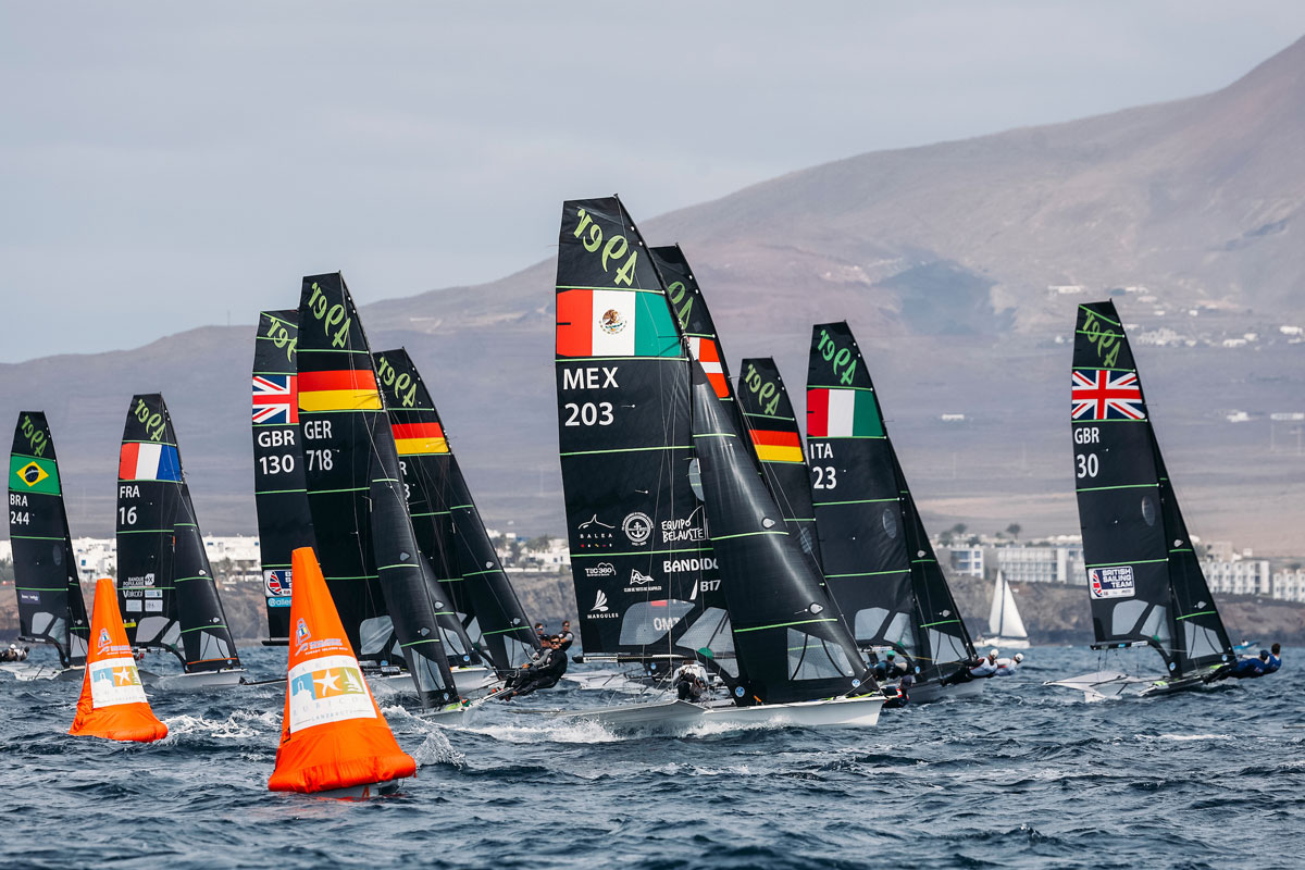 The RCNP sailors Torres and Aretz collide during the second day of the 49er World Championship.