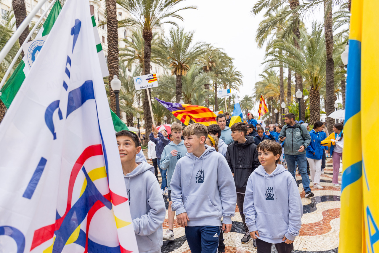 Regatistas baleares pelearán por el podio en el Campeonato de España de Optimist 2024 en Alicante