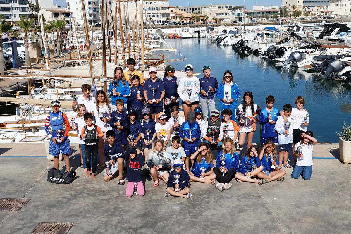 El regatista del CN Arenal, Lucas Montoya conquista el Optimist en la Setmana de vela de Cala Gamba