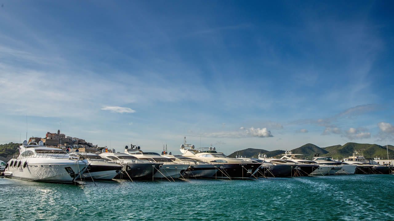 Se adelanta el servicio de 100 amarres en Marina Botafoch en el puerto de Eivissa