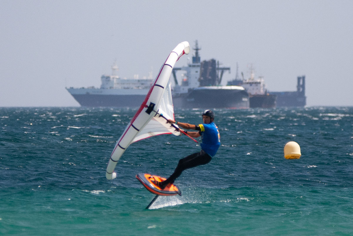 Six-time Olympic athlete Maksim Oberemko will conduct an X-15 wingfoil clinic at Es Nàutic
