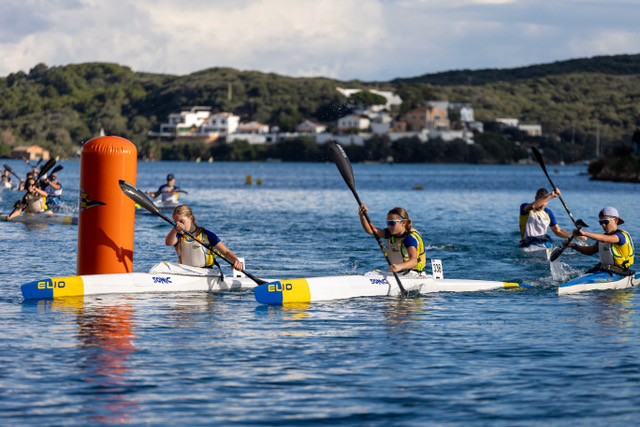 One hundred kayakers compete in the 2nd Consell Insular Menorca Cup and the San Silvestre Trophy