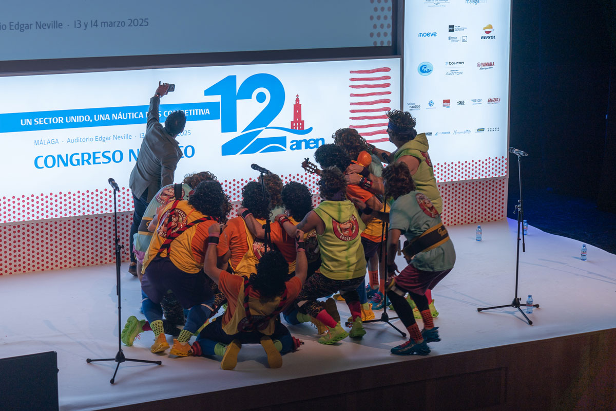 The 12th Nautical Congress starts to the rhythm of chirigota