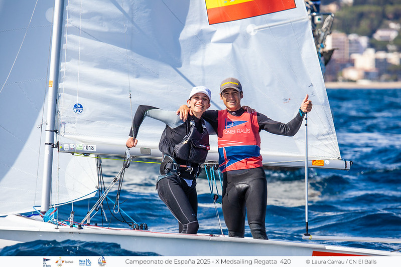 The sailors of Club Nàutic S’Arenal conquer the 420 national championship.