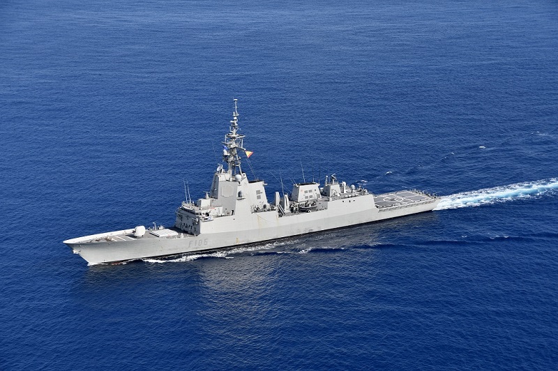 La fragata ‘Cristóbal Colón’ lanza un misil Harpoon en el Mar del Norte