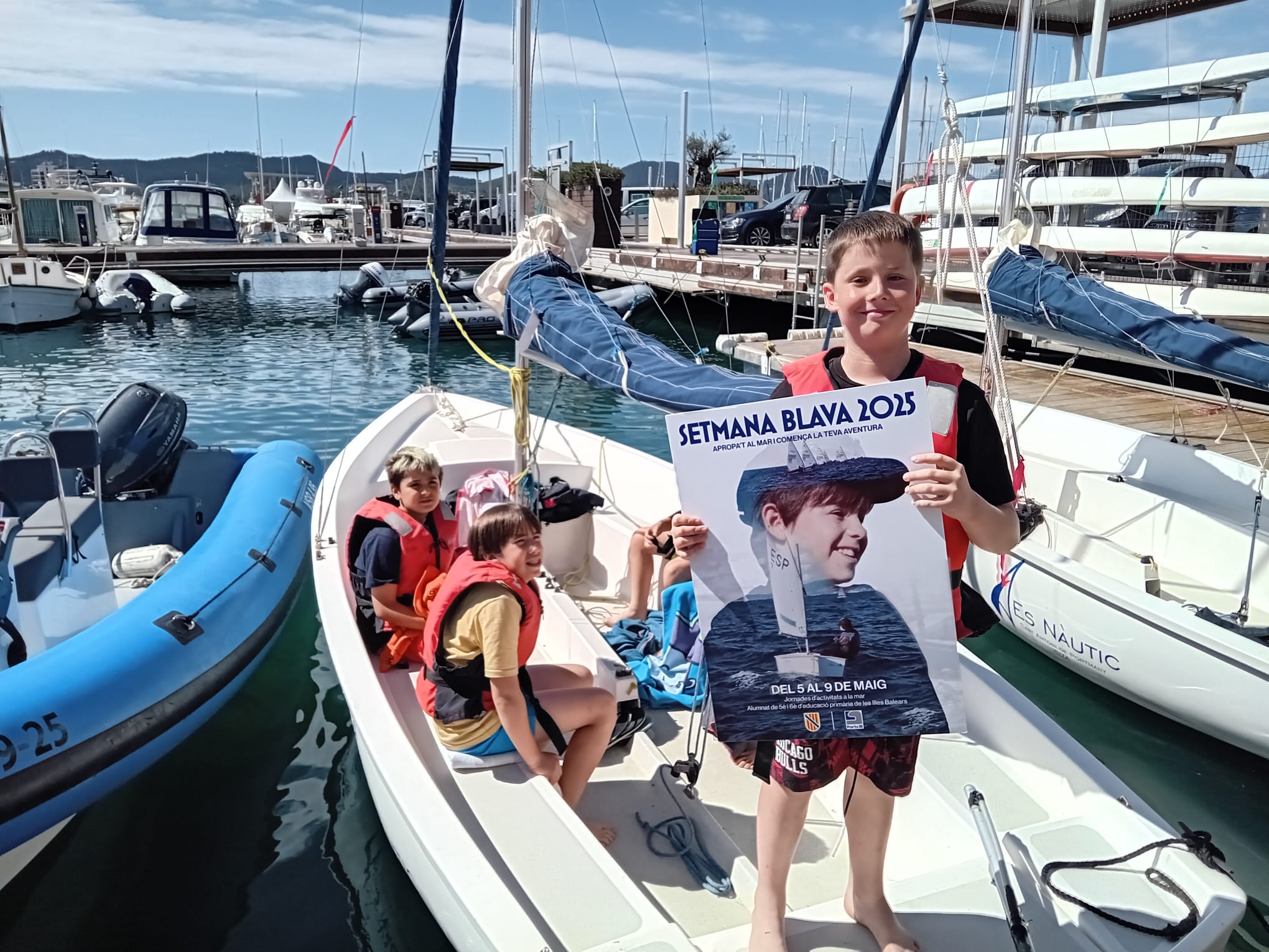 Más de doscientos escolares descubre el mar en el Club Nàutic Sant Antoni durante la Setmana Blava 
