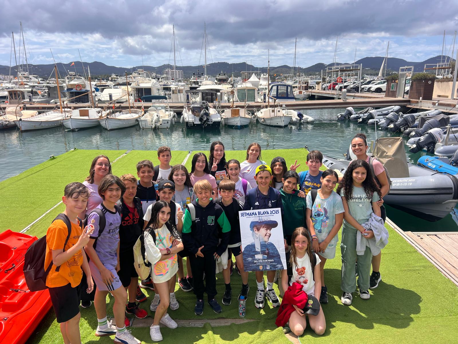Más de doscientos escolares descubren el mar en el Club Nàutic Sant Antoni durante la Setmana Blava