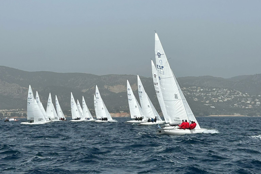 noticias náuticas, actualidad náutica, puerto portals, copa del mediterráneo, clase dragon, regata, 