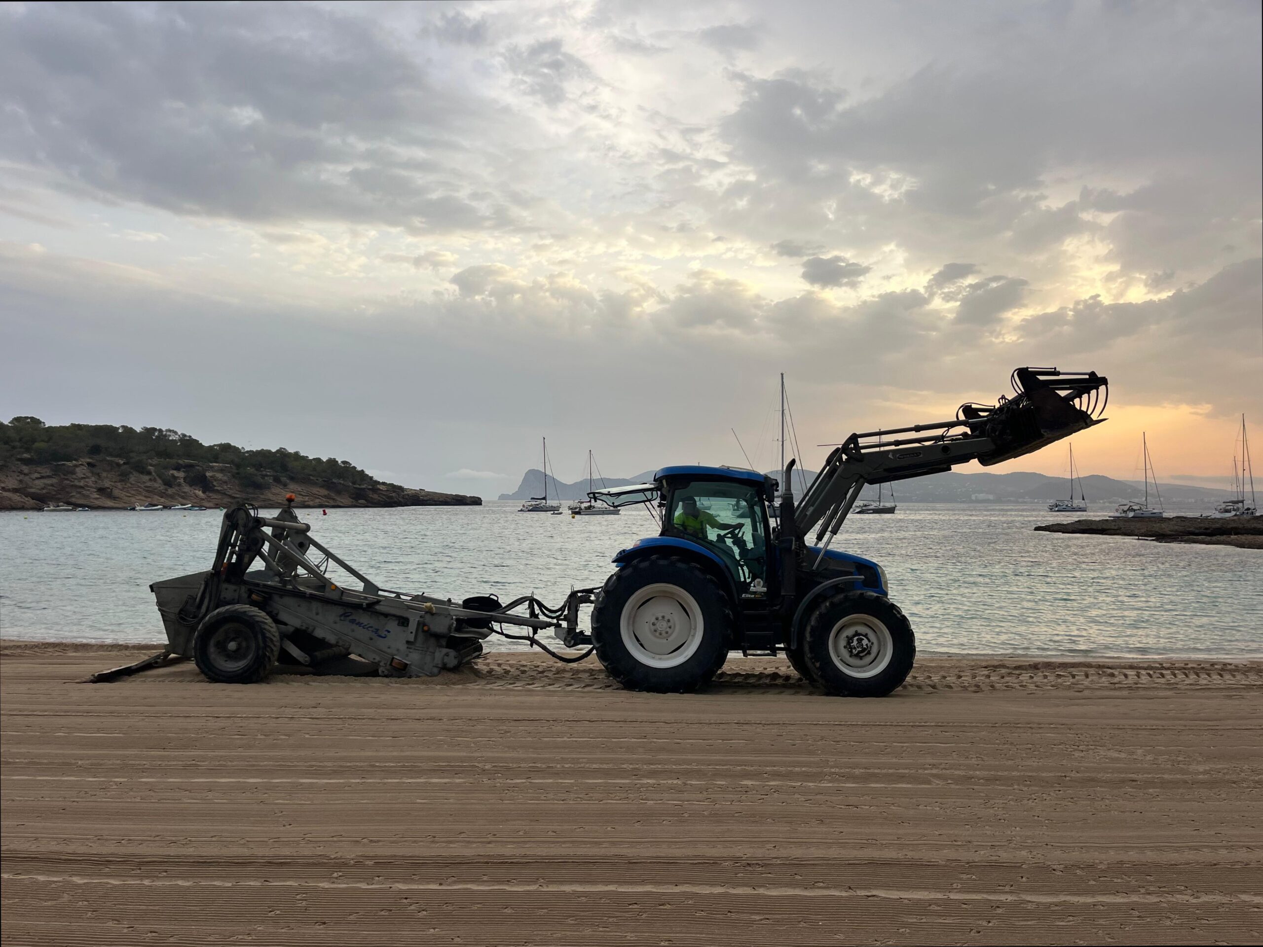 nautical news, sant josep, ibiza, balearic islands, beaches, cleaning, environment, microplastics