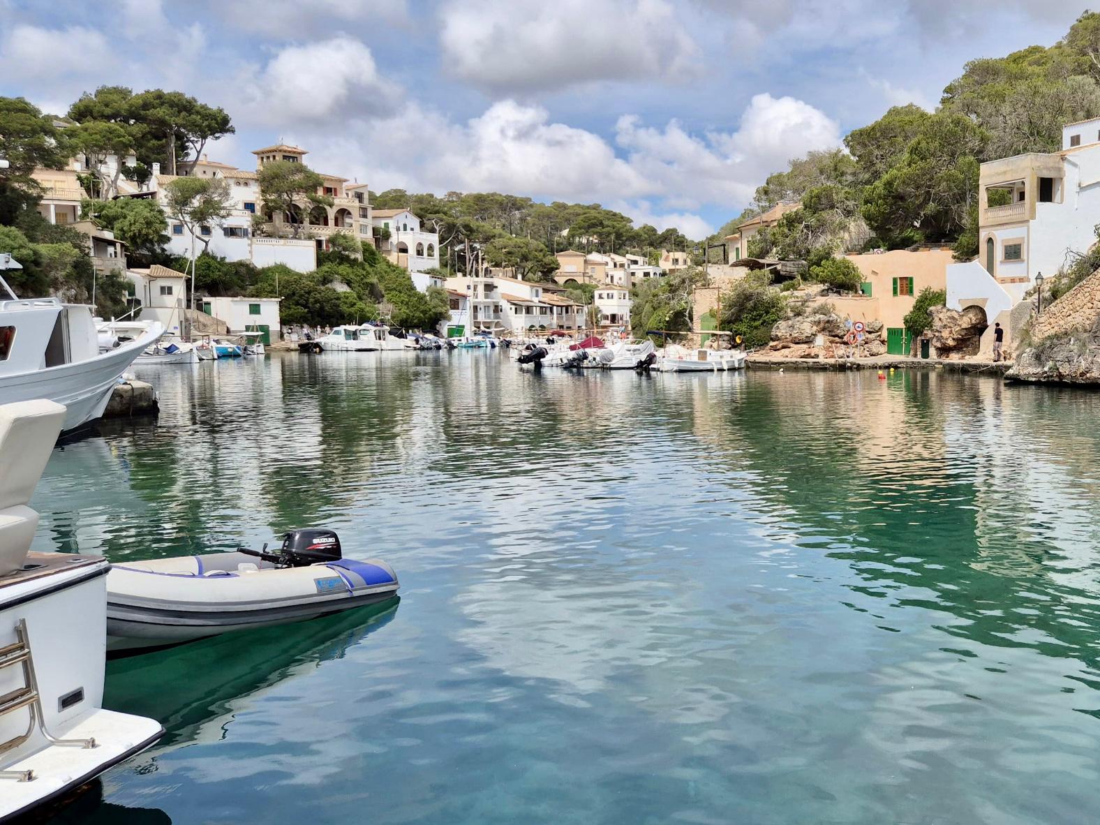 PortsIB refuerza la seguridad portuaria de Cala Figuera con un nuevo tren de fondeo fijo