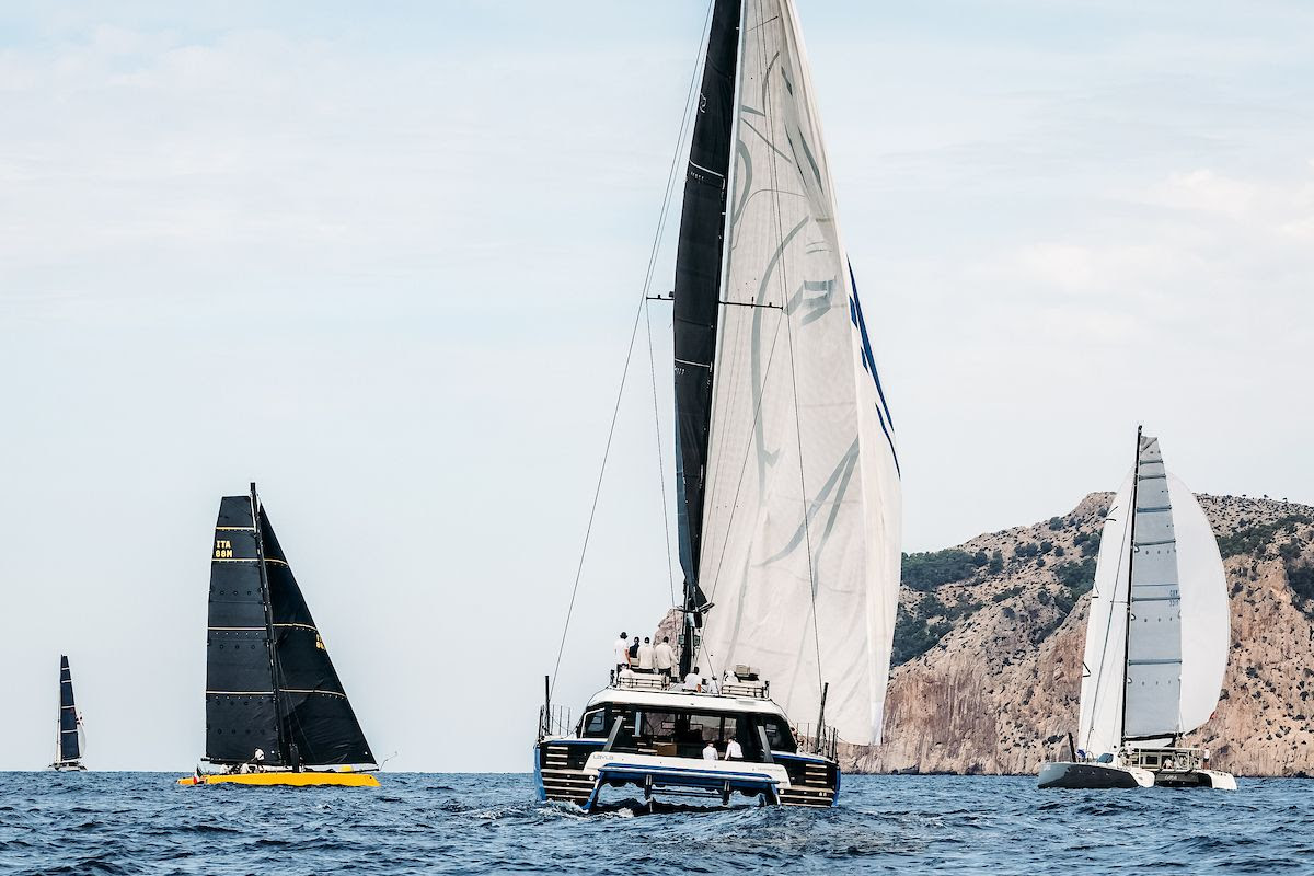 noticias náuticas, actualidad náutica, multihull cup 2025, port adriano, regata, regatista, vela, em