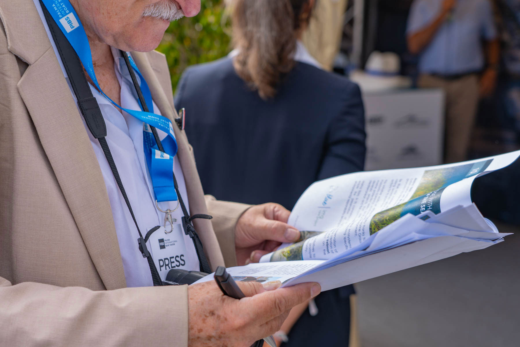 Marina Ibiza pone en marcha un proyecto para restaurar la posidonia en la bahía de Talamanca