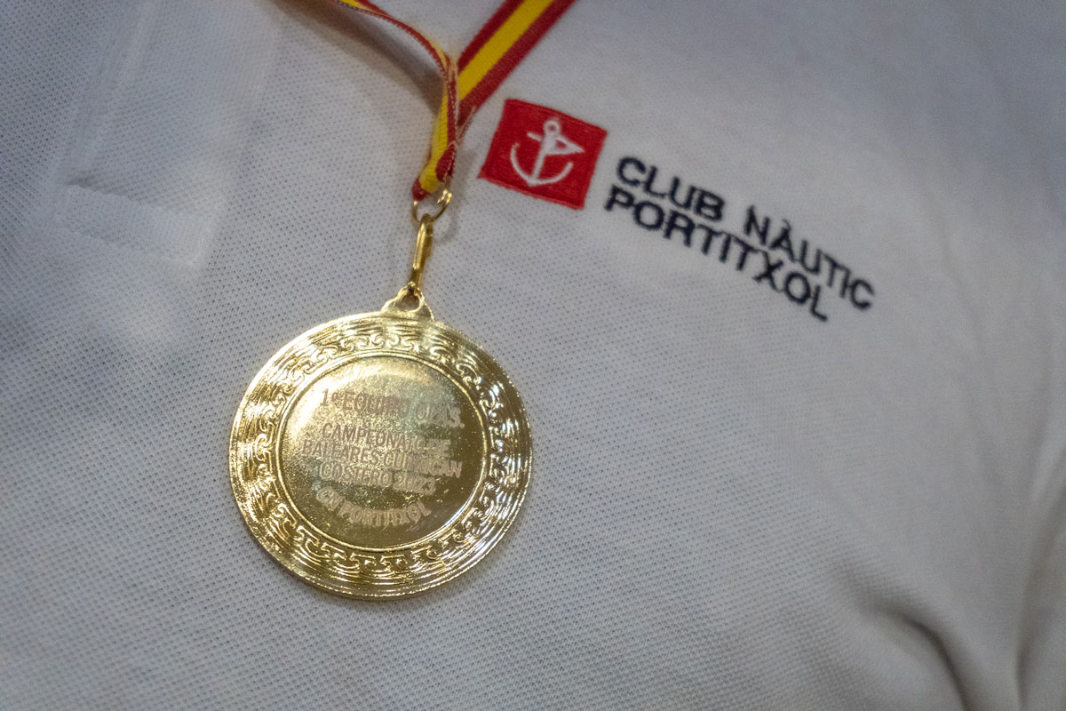 ‘Ai Bixo’, patroneada por José Alós Crespí, vencedora del XVI Campeonato de Baleares de Curricán Cos