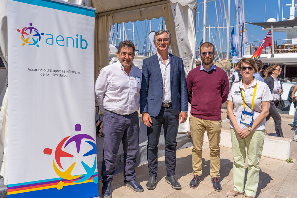 Formación, solidaridad, networking y arte, en el stand de AENIB en el Salón Náutico de Palma