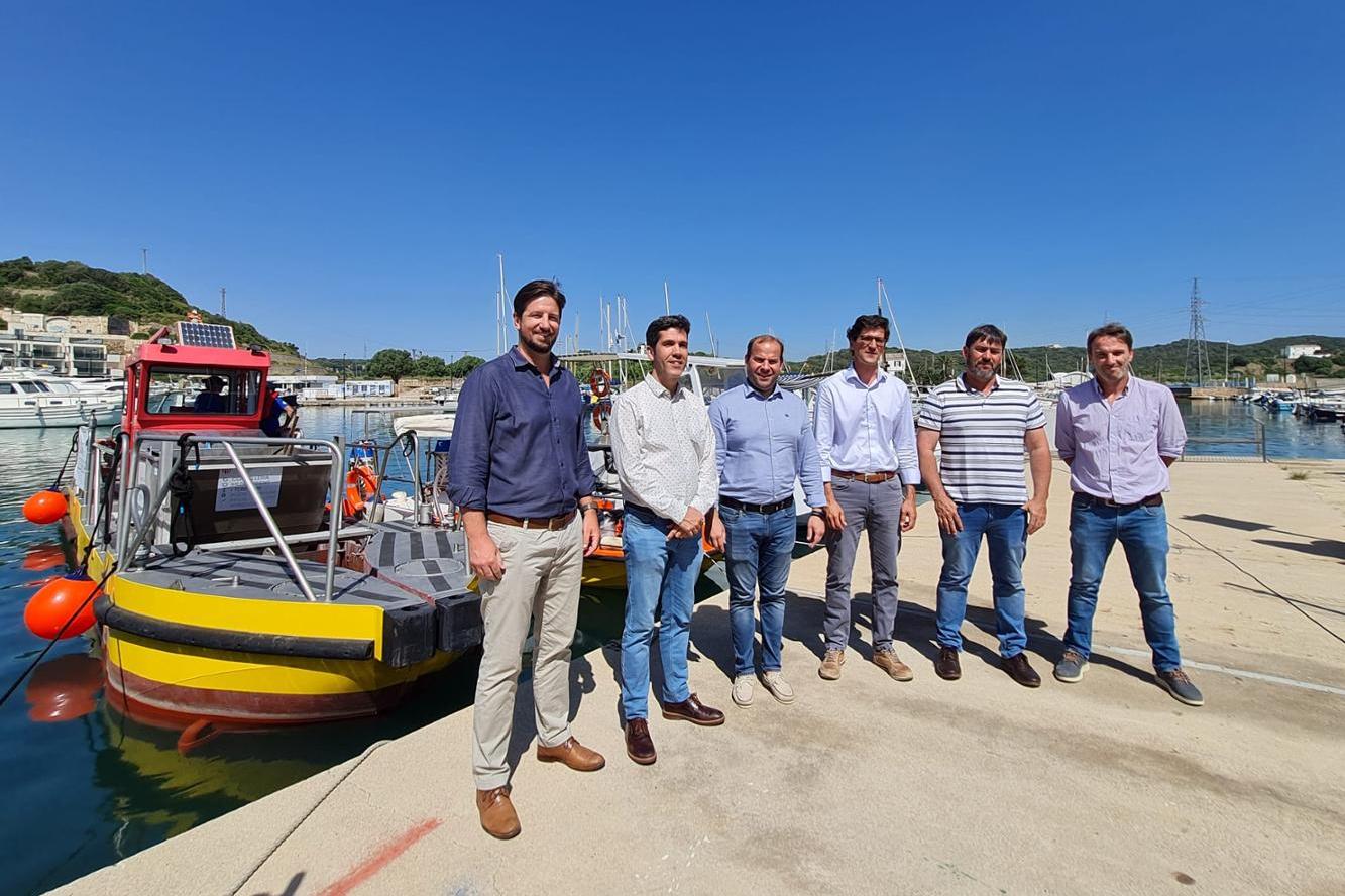 22 embarcaciones se encargarán este verano de retirar los residuos de las costas de Baleares