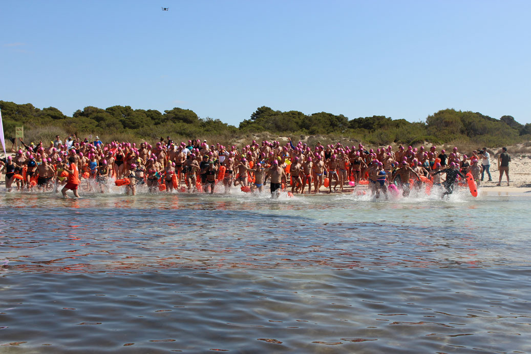 actualidad náutica, noticias náuticas, evento solidario, natación, natación solidaria, Sa Ràpita, Fi