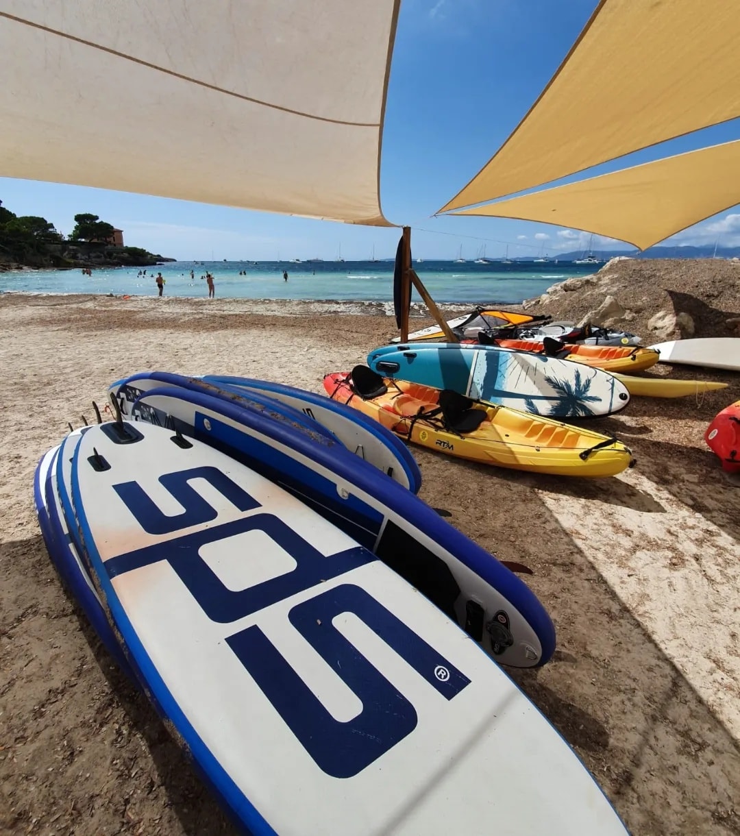 actualidad náutica, noticias náuticas, Club Nàutic Arenal, chiringuito, Es Caló, escuela de surf, su