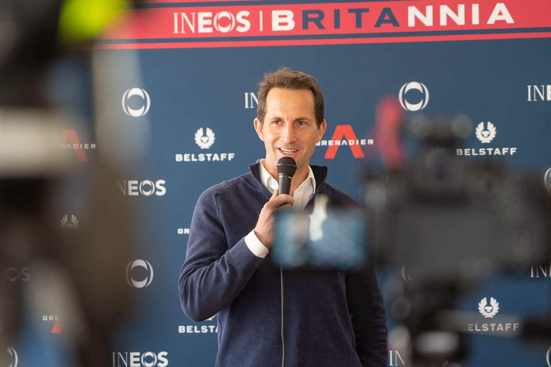 Presentación de lujo en el RCNP, el Ineos Britannia enseña sus cartas