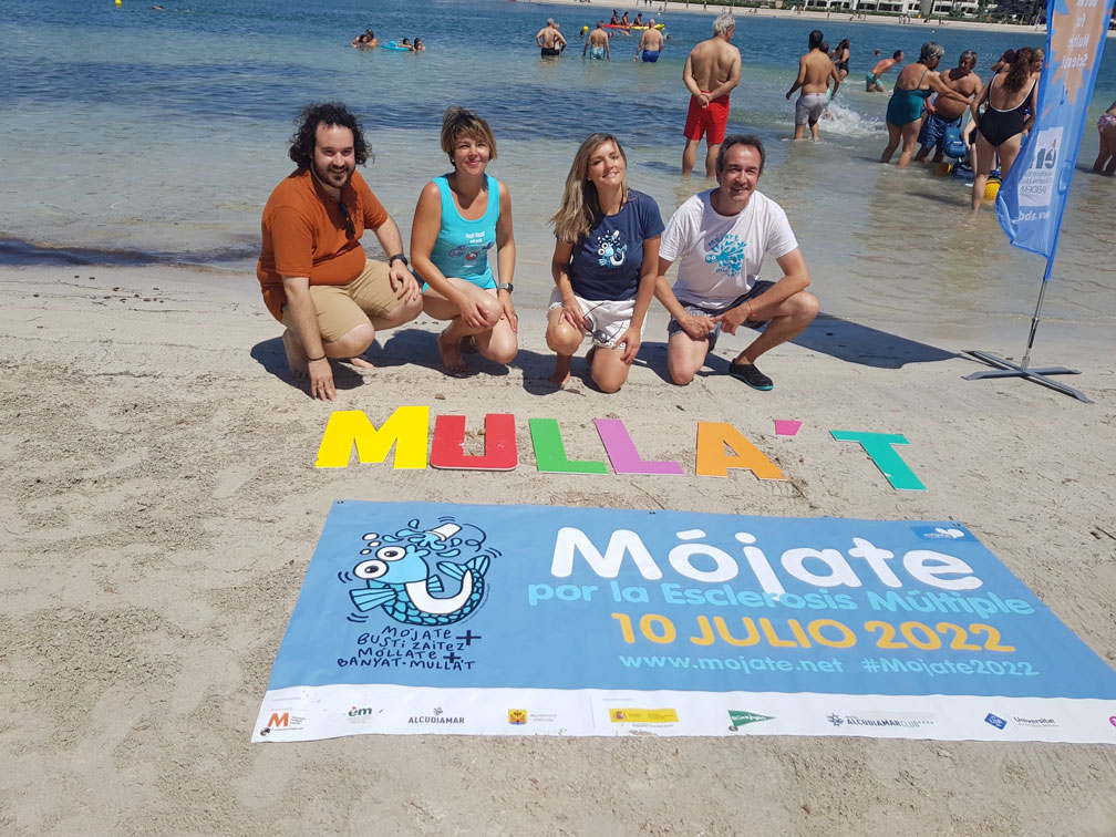 actualidad náutica, noticias náuticas, esclerosis múltiple, baño solidario, mar balear, playas, isla