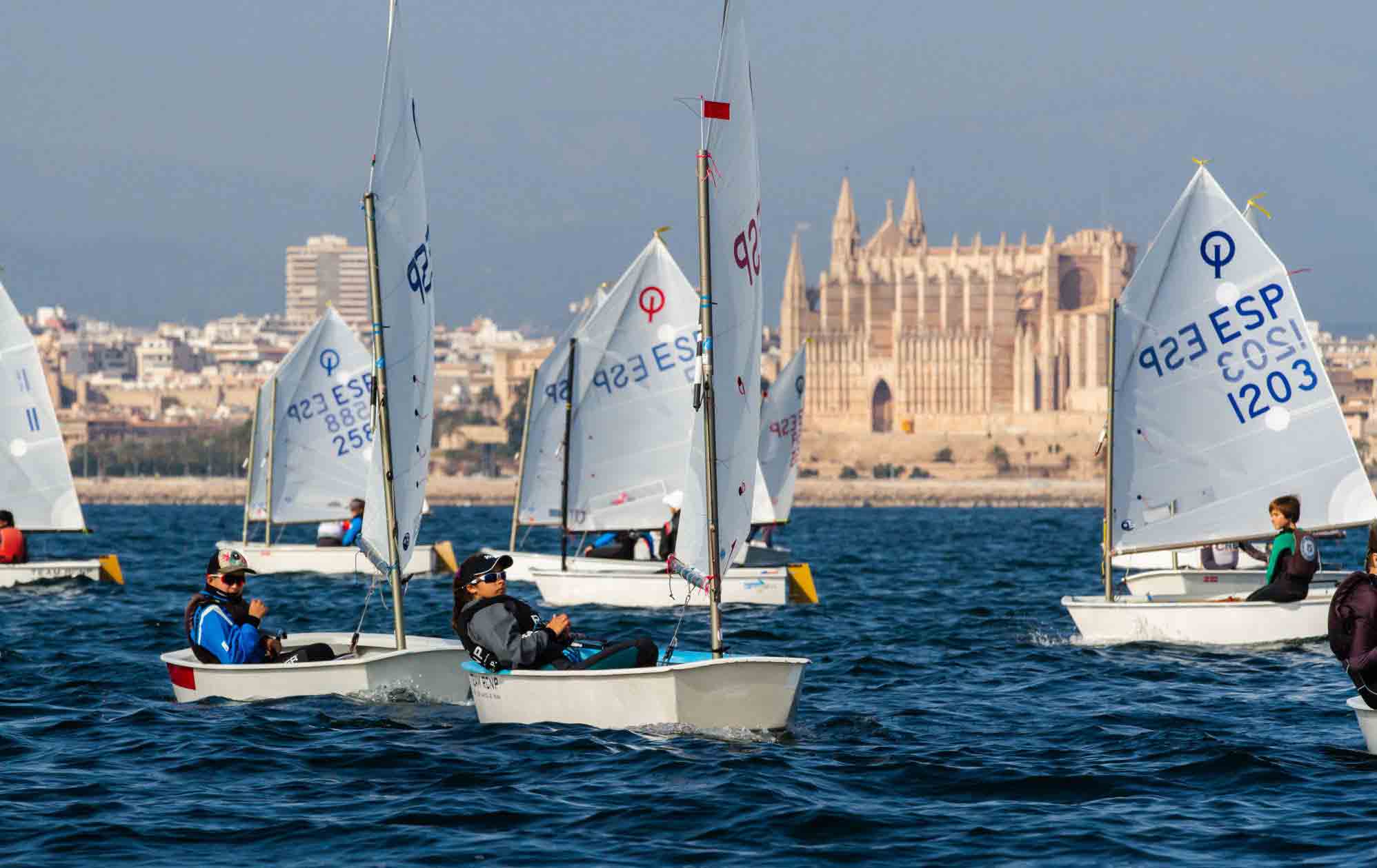 Más de 200 embarcaciones de ILCA, Optimist, Snipe y 420 se darán cita en la Pro-Rigging