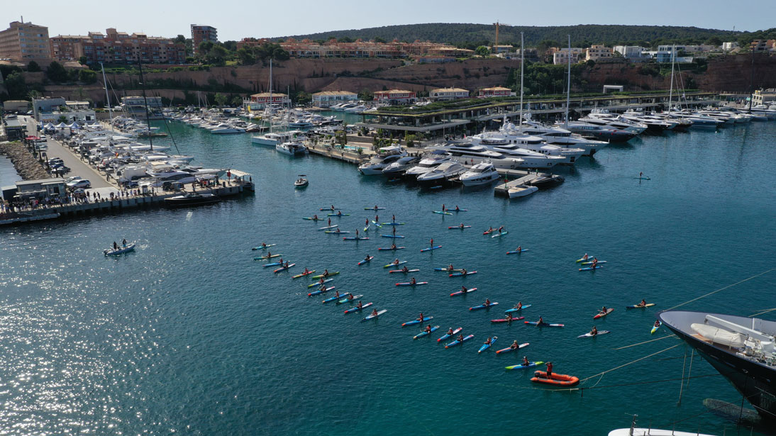La élite del stand up paddle demuestra su destreza sobre la tabla en el Port Adriano Sup Race