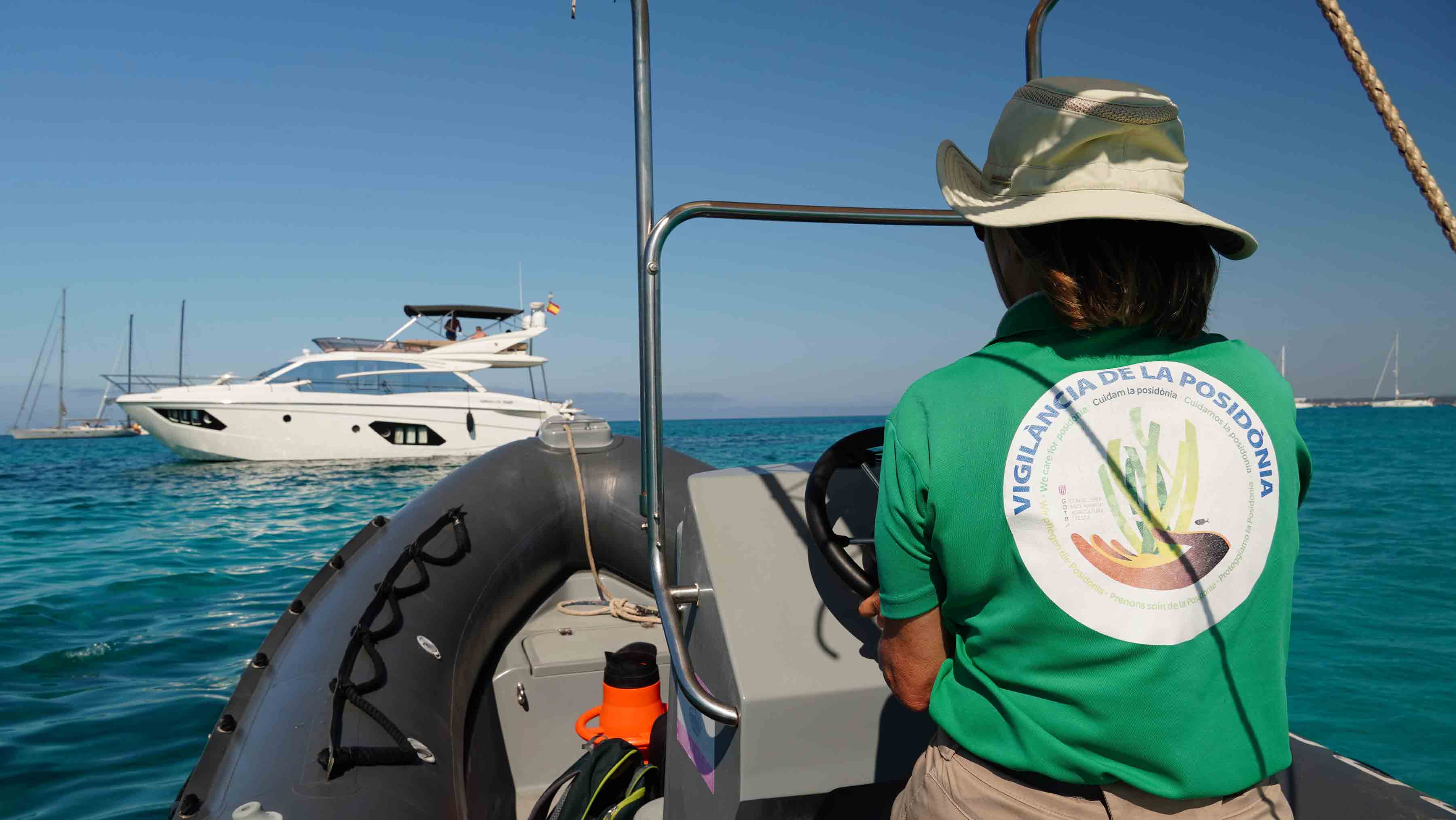 Más vigilancia en los fondeos sobre la posidonia